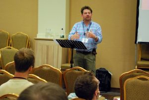 Rev. M. enseñanza en Hungría